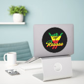 Sticker Reggae Shaka Mains aux couleurs reggae (Ordinateur portable sur le bureau)