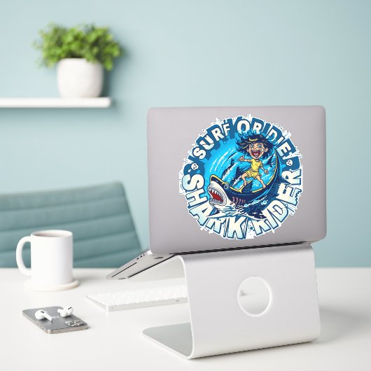 Sticker Requin. Surf ou mourir (Ordinateur portable sur le bureau)