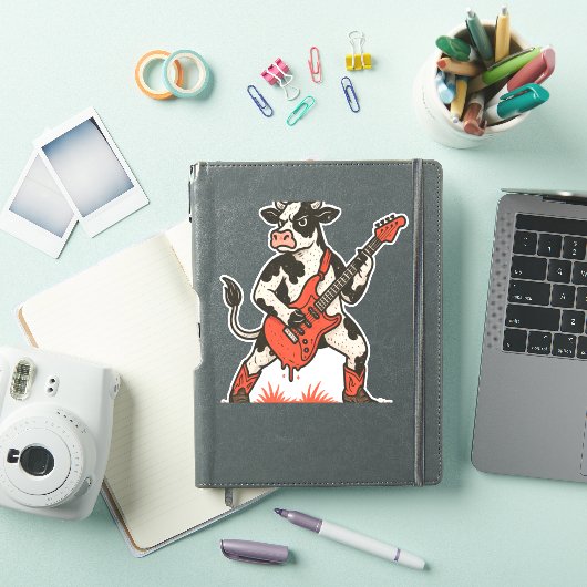 Sticker Rocker Cow, Vache Jouant de la guitare (Couverture iPad)