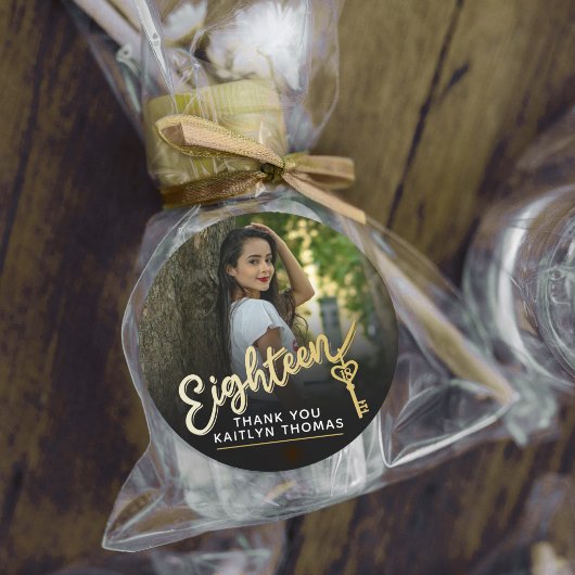 Sticker Rond 18th Birthday photo script gold effect 18 key