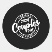 Sticker Rond 2024 Voyage De Couples En Cours De Baecatio Romant (Devant)