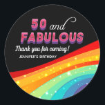 Sticker Rond 50 et Fabulous Rainbow 50th Birthday Party<br><div class="desc">Éblouissez vos invités avec cet arc-en-ciel lumineux 50 et Fabulous fête d'anniversaire merci stickers pour une faveur de fête. Une typographie rose et violet audacieuse au-dessus d'un arc-en-ciel coloré avec de faux éclaboussures crée un look étonnant pour votre événement de grande soirée. L'arrière - plan noir moderne fait vraiment apparaître...</div>