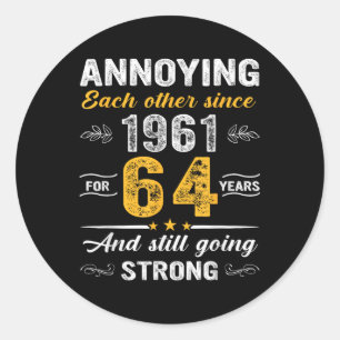 Sticker Rond 64 Anniversaire Mariage De 64 Ans Qui S'Ennuie L'U