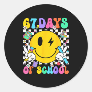 Sticker Rond 67 Jours D'école Visage Souriant 67 Jours Plus Int