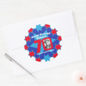 Sticker Rond 70e anniversaire photo bleu blanc rouge étoile (Enveloppe)
