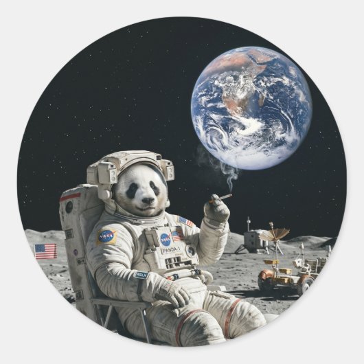 Sticker Rond A panda smoking a cigarette on the moon (Devant)