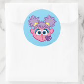 Sticker Rond Abby Face Jetant un baiser (Sac)