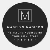 Sticker Rond Adresse de retour noire monogramme moderne (Devant)