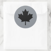Sticker Rond Affichage de Canadian Black Maple Leaf (Sac)