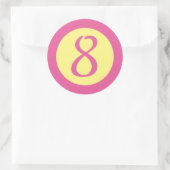 Sticker Rond Age 8 Numéro Personnalisable Texte rose sur Jaune (Sac)