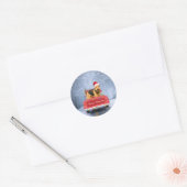 Sticker Rond Airedale Terrier Chien en Neige assis à Noël (Enveloppe)