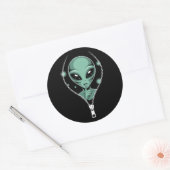 Sticker Rond Alien Peeping (Enveloppe)