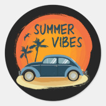 ambiance été avec voiture rétro sur la plage