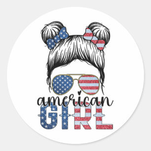 Sticker Rond American Girl 4 juillet Messy Bun Usa Drapeau Amer