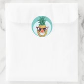 Sticker Rond Ananas souriant portant lunettes de soleil et nez (Sac)