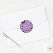 Sticker Rond Anniversaire dans l'espace Thème alien bleu violet (Enveloppe)