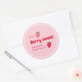 Sticker Rond Anniversaire des fraises roses et rouges (Enveloppe)