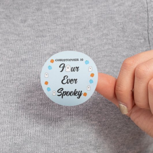 Sticker Rond Anniversaire effrayant de 4 ans