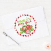 Sticker Rond Anniversaire fraise Thème Plaid Merci (Enveloppe)