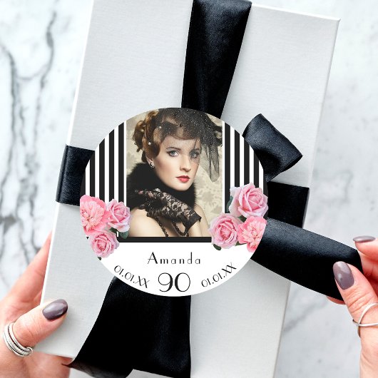 Sticker Rond Anniversaire noir blanc rayures florales photo