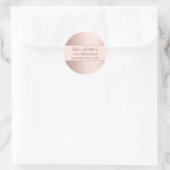Sticker Rond Anniversaire rose or monogramme élégant simple (Sac)
