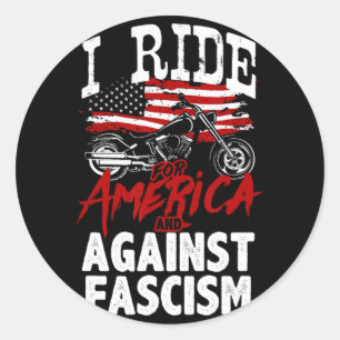 Sticker Rond Anti Trump Biker Résiste Contre La Manifestation D