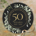 Sticker Rond Aquarelle d'or noir Vert 50e anniversaire<br><div class="desc">Doté d'une délicate aquarelle douce verdure de jardin de campagne,  ce design botanique 50ème anniversaire mariage chic peut être personnalisé avec vos détails spéciaux cinquantième anniversaire dans un élégant texte doré. Conçu par Thisisnotme©</div>