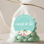 Sticker Rond Aquarelle Floral Mint to Be Wedding Favor<br><div class="desc">Les autocollants à la menthe mariage sont conçus sur mesure et dotés d'une aquarelle florale et d'un design de script manuel moderne. Personnalisez avec le nom et la date du mariage.</div>