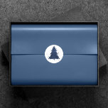 Sticker Rond Arbre de Noël Moody | Classy Navy Blue Splatter<br><div class="desc">C'est la saison pour décorer et divertir ! Moderne, sombre et moody abstrait arbre de vacances et "Joyeux Noël" écrit à la main dans une palette riche et luxueuse. Cet élégant design festif est orné d'un sapin de Noël brillant et fantaisiste avec une plaque de peinture frisonnante rehaussée d'une parties...</div>