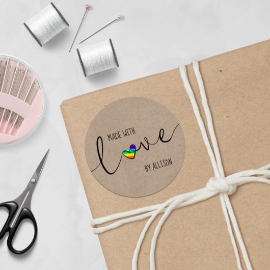 Sticker Rond Arc-en-ciel Script main Lettré Fabriqué avec amour