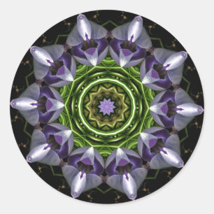 Sticker Rond Art de kaléidoscope de mandala floral pourpre