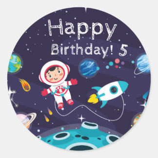 Sticker Rond Astronaut child on the moon, monogrammed name