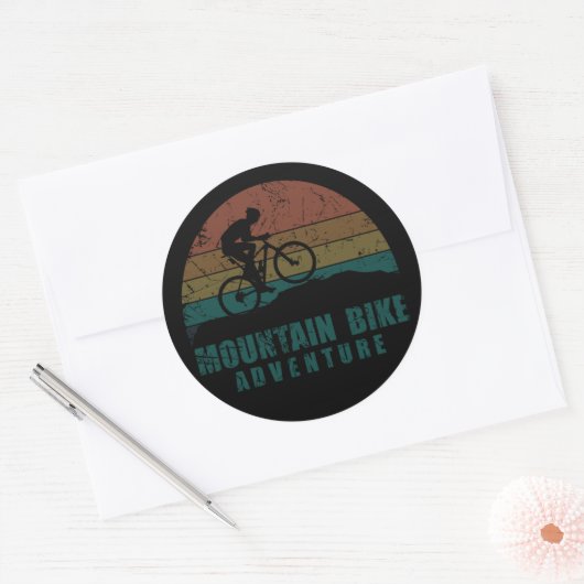Sticker Rond Aventure VTT Vintage - Cyclisme sur Montagne (Enveloppe)