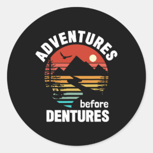 Sticker Rond Aventures de randonnée et de camping en montagne a