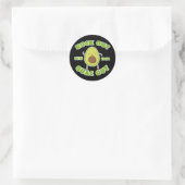 Sticker Rond Avocado "Rock Out With Your Guac Out" (Sac)