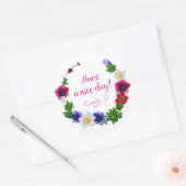 Sticker Rond Ayez Une Bonne Journée Rouge Violet Fleurs Blanche (Enveloppe)