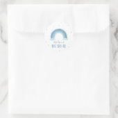 Sticker Rond Baby shower arc-en-ciel bleu aquarelle (Sac)