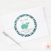 Sticker Rond Baby shower baleine C'est un chevalier (Enveloppe)