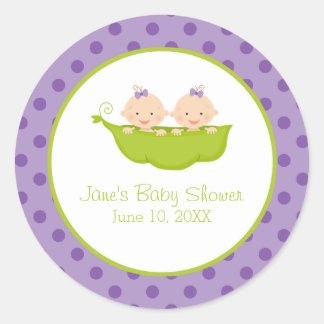 Sticker Rond Baby shower Twin Girls, deux pois dans un podium v