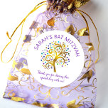Sticker Rond Bat mitzvah Gold Foil Tree Life, Purple Typographi<br><div class="desc">Soyez fier, réjouissez-vous et présentez cette étape importante de votre Bat mitzvah préféré ! Utilisez ce sticker amusant, sophistiqué, personnalisé pour ajouter à sa journée spéciale. Un superbe arbre à feuille d'or imitation graphique avec brillant turquoise, turquoise, violet et bleu Star de David et point "feuilles" chevauche un arrière -...</div>