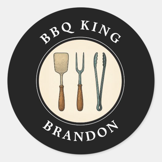 Sticker Rond BBQ King Grilling Tools Emblem Nom du père (Devant)