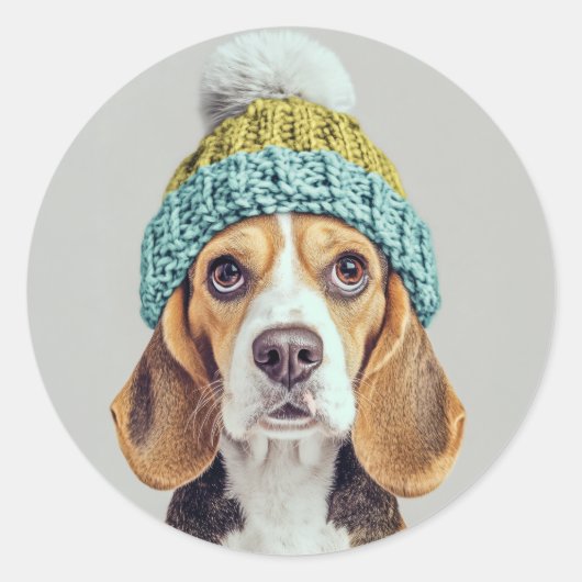 Sticker Rond Beagle douillet dans un Casquette Knit d'hiver (Devant)