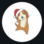 Sticker Rond Beagle Joyeux Noël Animaux d'hiver Chien<br><div class="desc">Le chien beagle à Noël avec des lumières de fées. Animaux amusants avec des cadeaux et de la neige pour les vacances. Aussi drôle pour Noël en juillet. Les chiens sont de mignons animaux et sont parfaits pour Noël.</div>