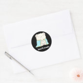 Sticker Rond Bearly Awake Funny Sleepy Bear Pun Dark BG (Enveloppe)
