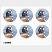 Sticker Rond Beau canard arlequin sur le rocher (Feuille)