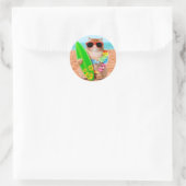 Sticker Rond Beau chat surfeur sur la plage (Sac)