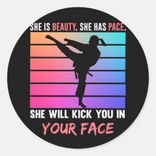 Sticker Rond Beauté Karate Girl Kick You Taekwondo Jiu Jitsu