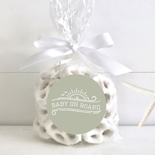 Sticker Rond Bébé à bord Surf Baby shower vert