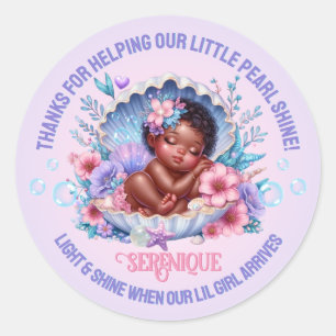 Sticker Rond Bébé Afro-Américain Endormi Coquillage