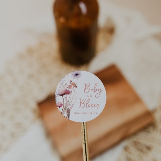 Sticker Rond Bébé dans le Baby shower en fleur